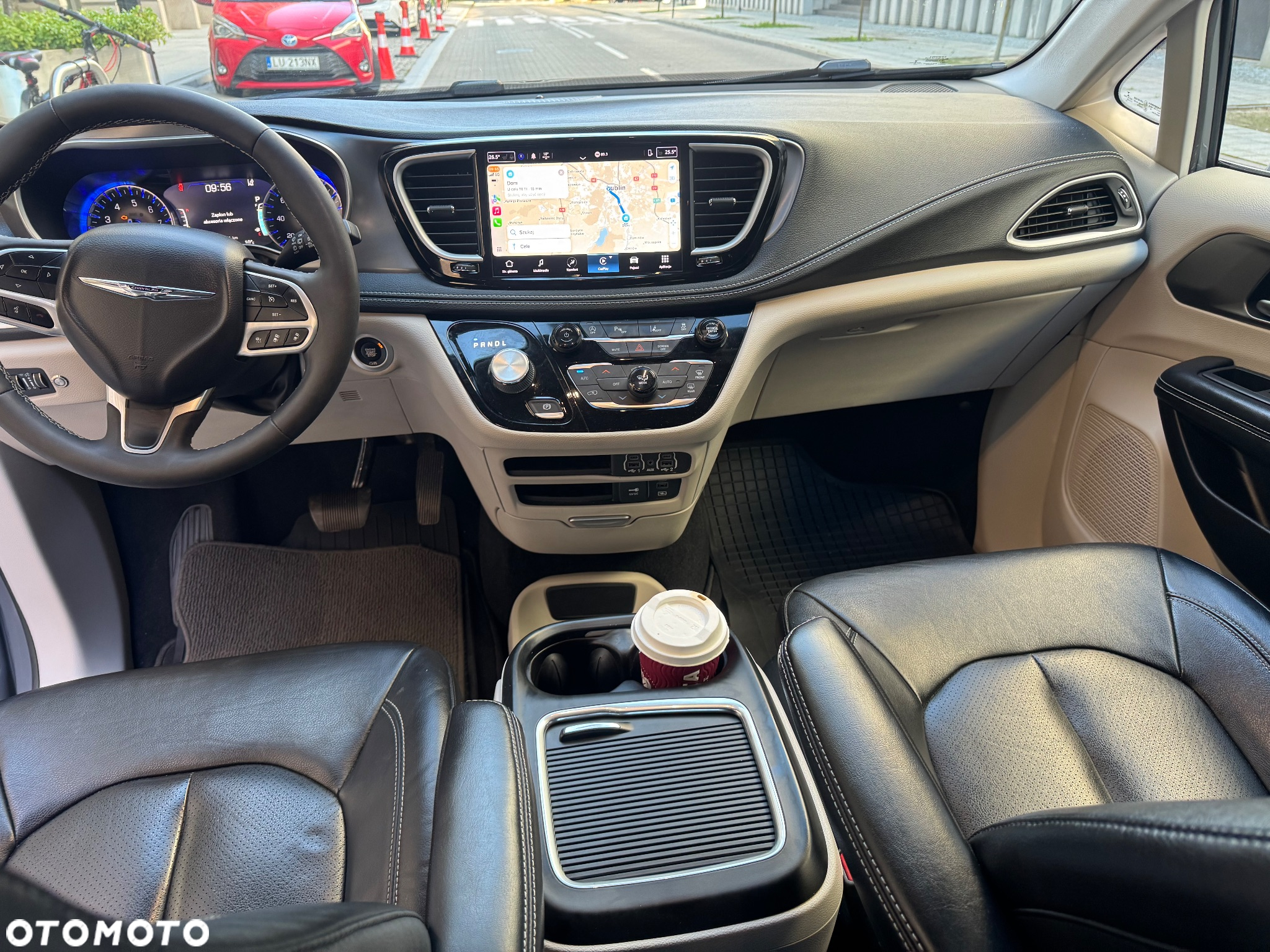 Chrysler Pacifica - 28