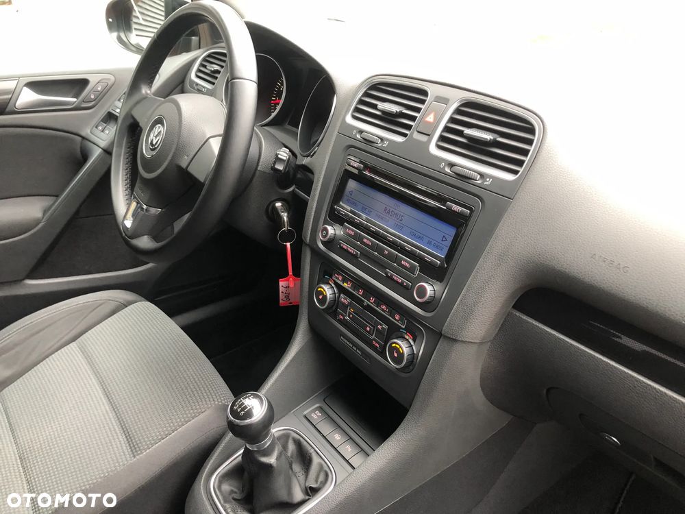 Volkswagen Golf 1.4 TSI United - 32