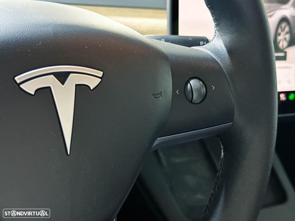 Tesla Model Y Long Range Dual Motor AWD - 45