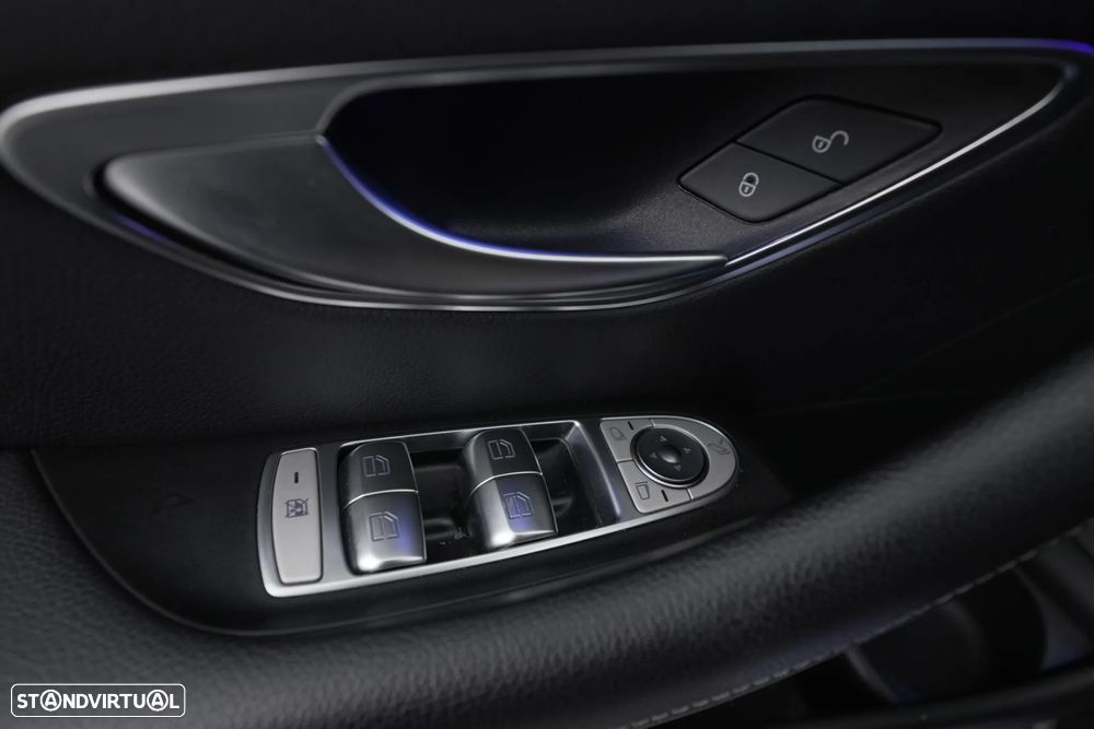 Mercedes-Benz E 300 de AMG Line - 23