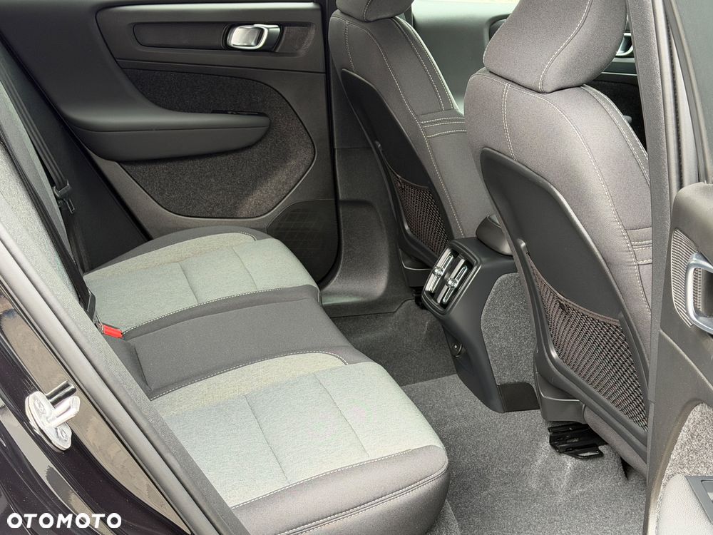 Volvo XC 40 B3 B DKG Plus Black Edition - 37