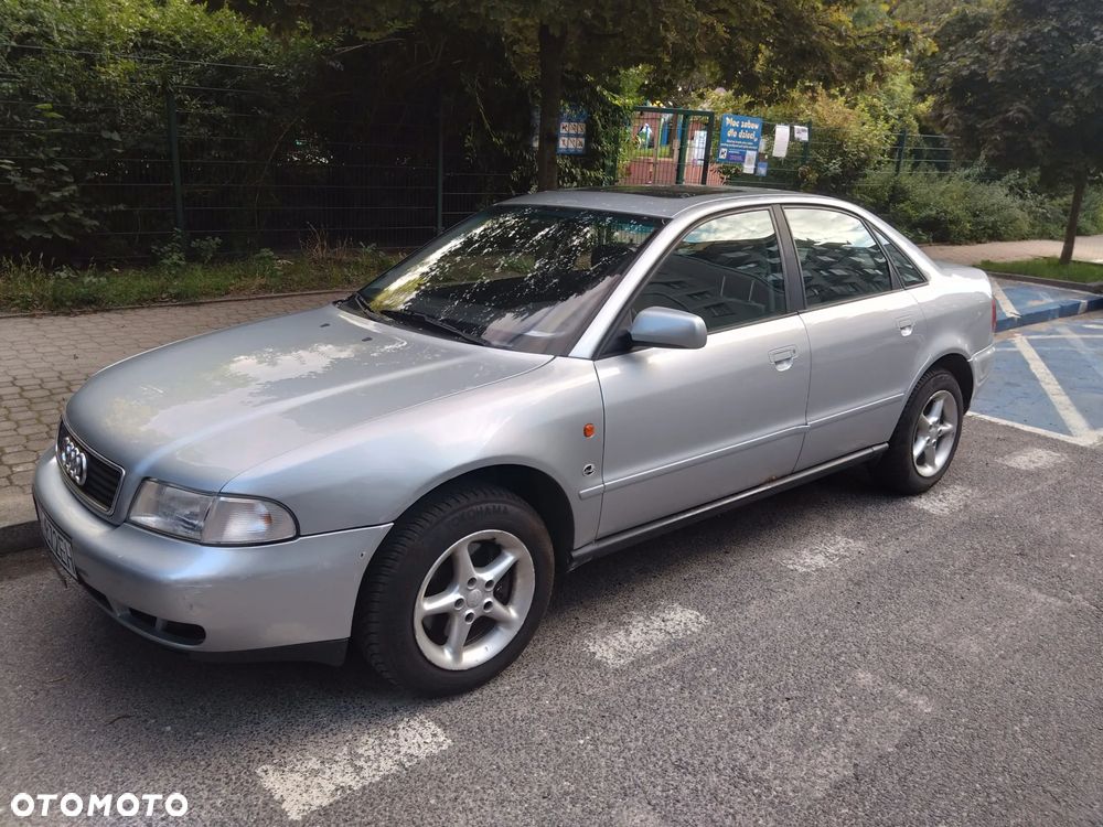 Audi A4 Limousine - 3