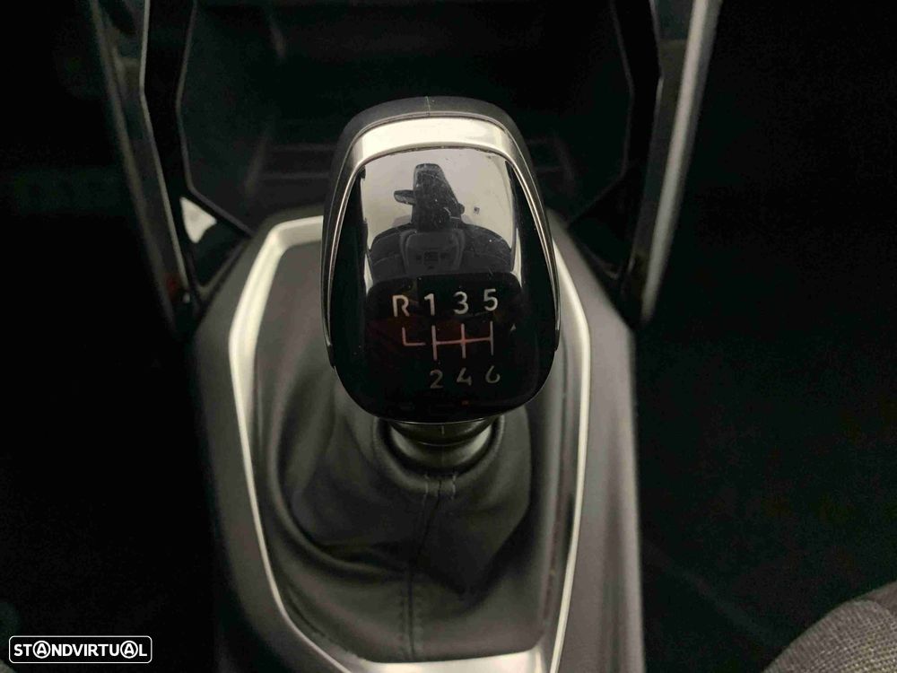 Peugeot 208 1.2 PureTech Active - 10