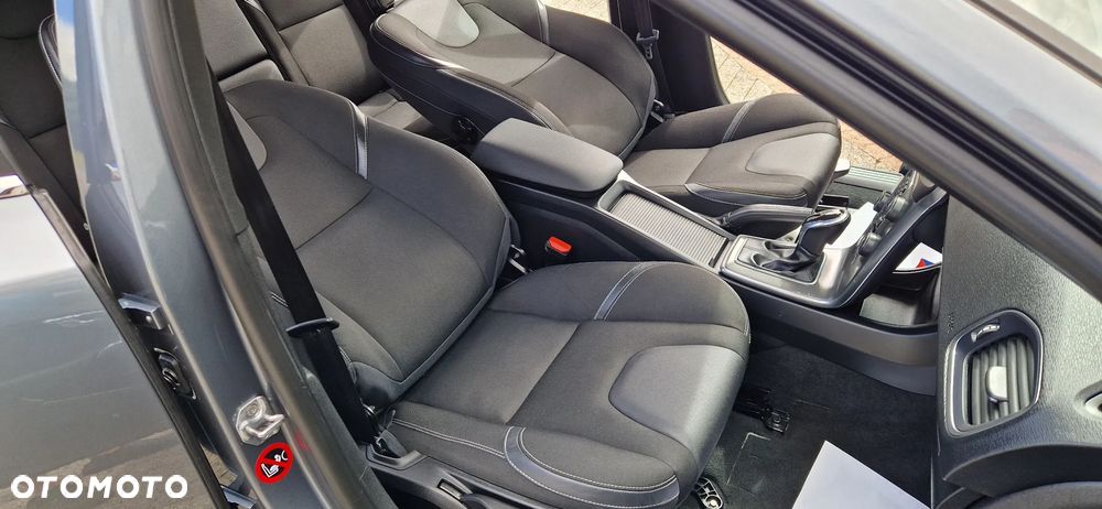 Volvo V40 - 19