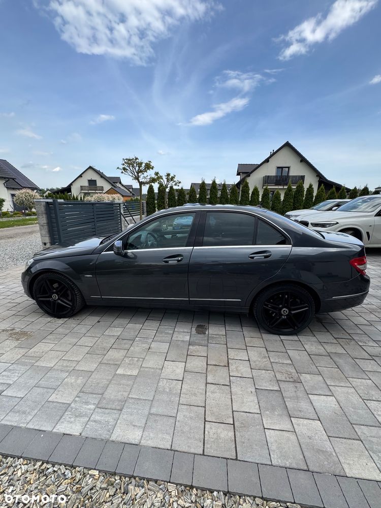Mercedes-Benz Klasa C 220 CDI BlueEff 4-Matic Avantgarde - 4