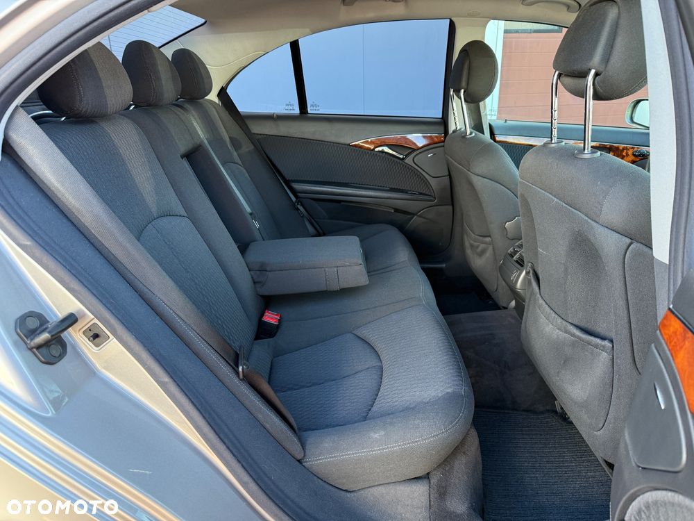 Mercedes-Benz Klasa E - 27