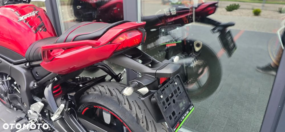 Yamaha FZ - 33