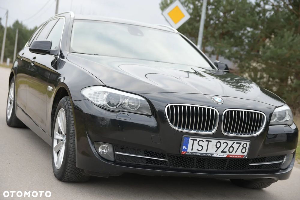 BMW Seria 5 525d - 11