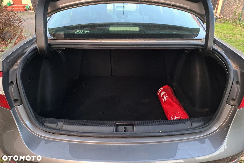 Renault Fluence 1.6 16V Zen - 15