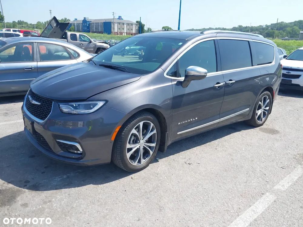 Chrysler Pacifica - 3