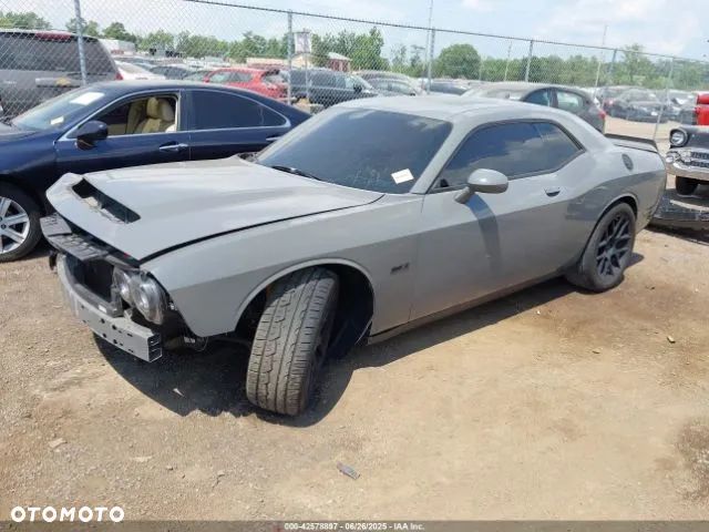 Dodge Challenger 5.7 R/T - 4
