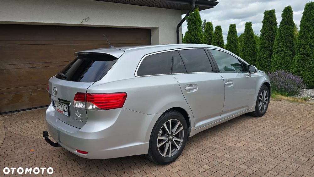 Toyota Avensis - 10
