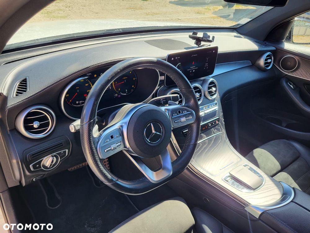 Mercedes-Benz GLC 220 d 4Matic 9G-TRONIC AMG Line Plus - 25