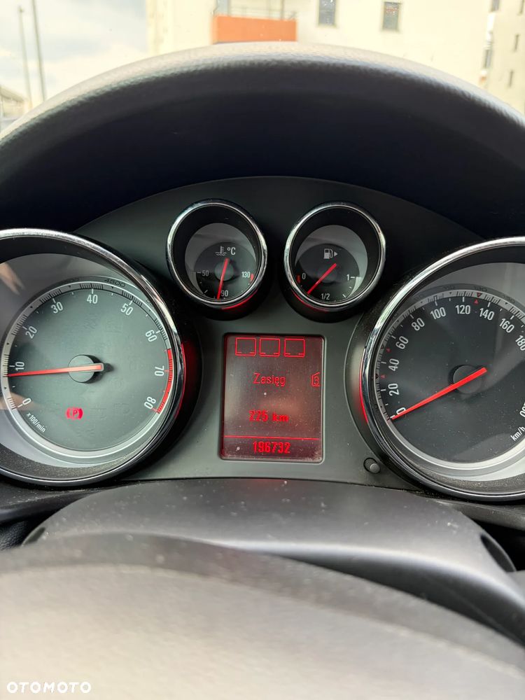 Opel Insignia 1.8 - 16