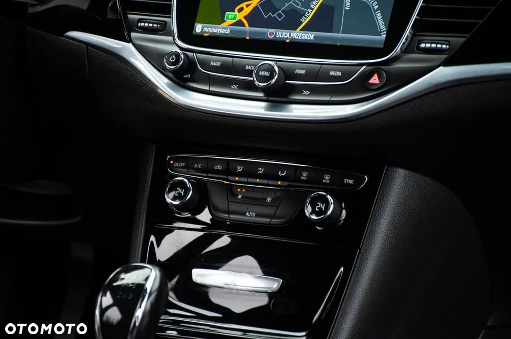 Opel Astra 1.4 Turbo Innovation - 28
