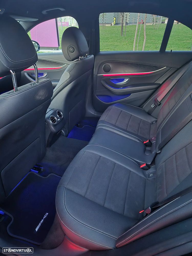 Mercedes-Benz E 300 - 12