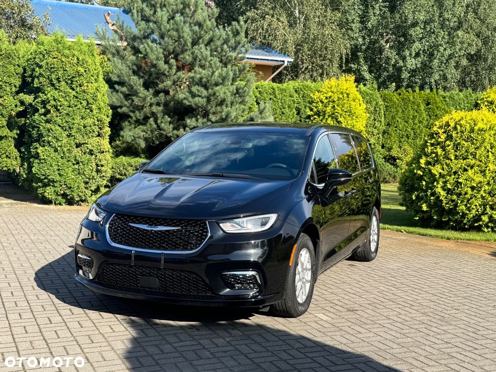 Chrysler Pacifica - 8