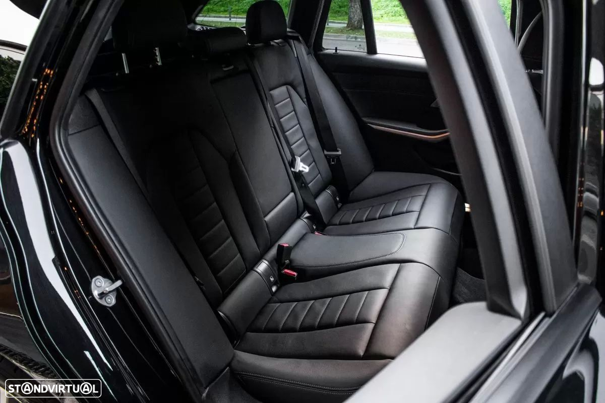 BMW 320 d Touring Line Luxury Auto - 34
