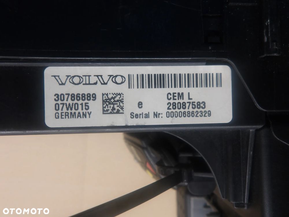 VOLVO S60 2.4B SKRZYNKA BEZPIECZNIKÓW MODUŁ CEM KOMFORTU 30786889 - 12