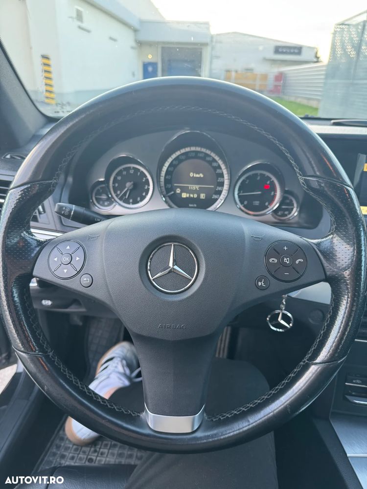 Mercedes-Benz E 220 CDI DPF BlueEFFICIENCY Automatik Avantgarde - 12