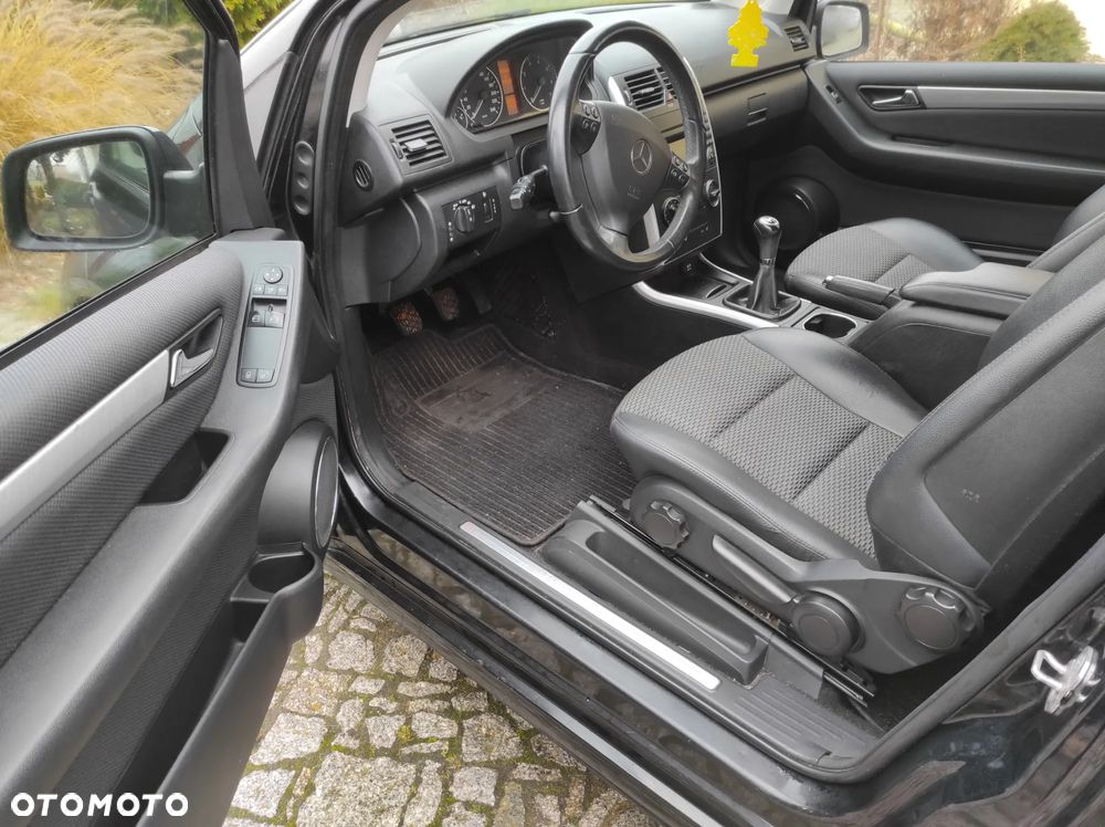 Mercedes-Benz Klasa A 180 BlueEFFICIENCY SPORT EDITION - 27