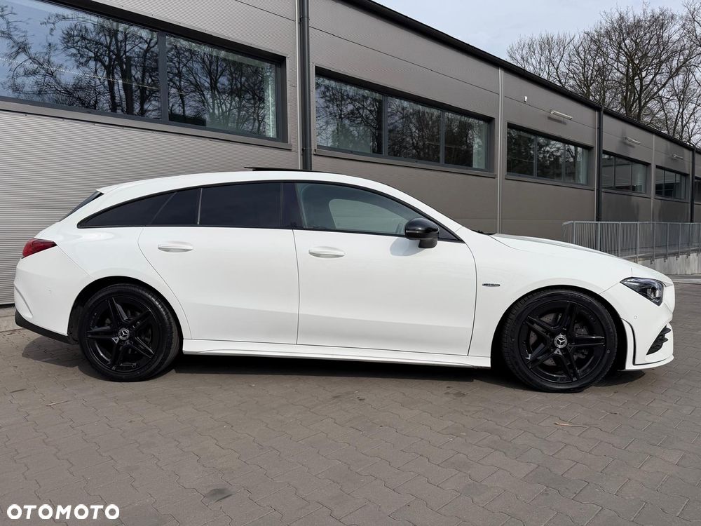 Mercedes-Benz CLA 200 d 8G-DCT AMG Line - 4