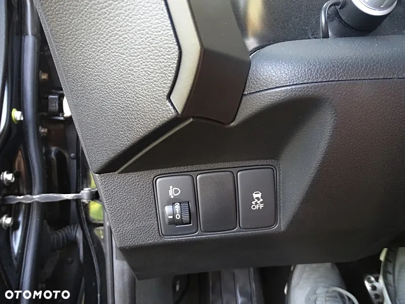 Honda Civic 1.4 i-VTEC Comfort Black Edition - 34