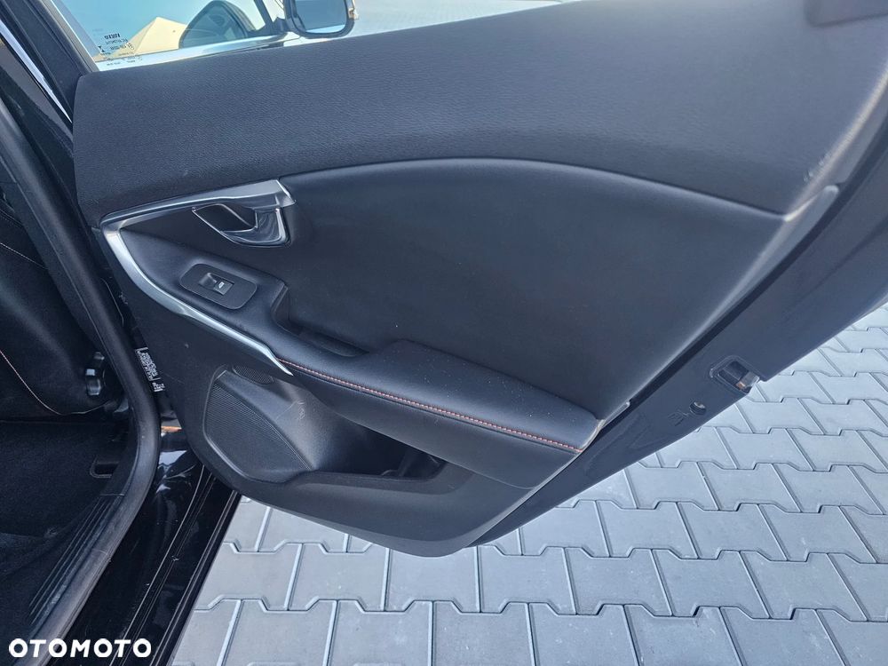 Volvo V40 D2 Geartronic Ocean Race - 27