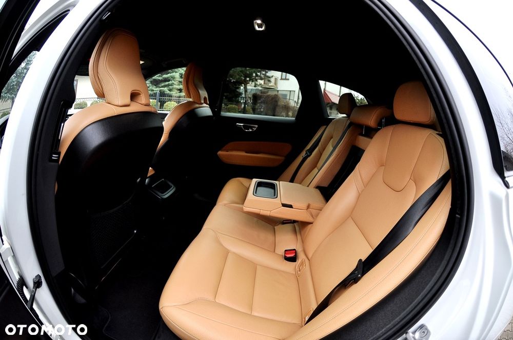Volvo XC 60 - 21