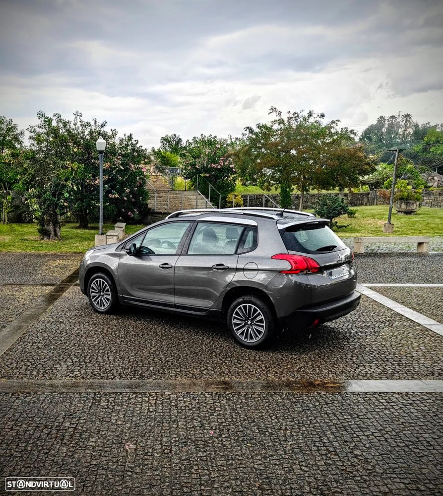 Peugeot 2008 1.6 BlueHDi GT Line - 23