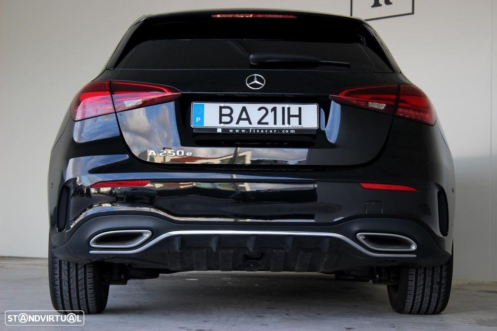 Mercedes-Benz A 250 e AMG Line - 2