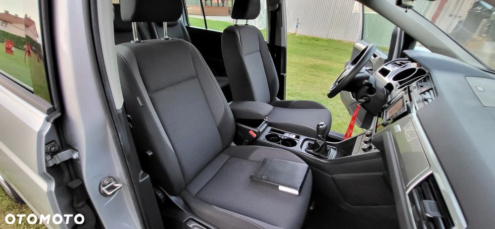 Volkswagen Touran - 14