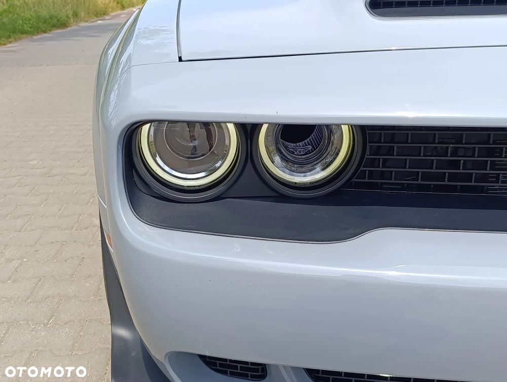 Dodge Challenger 6.2 Hellcat Widebody - 12