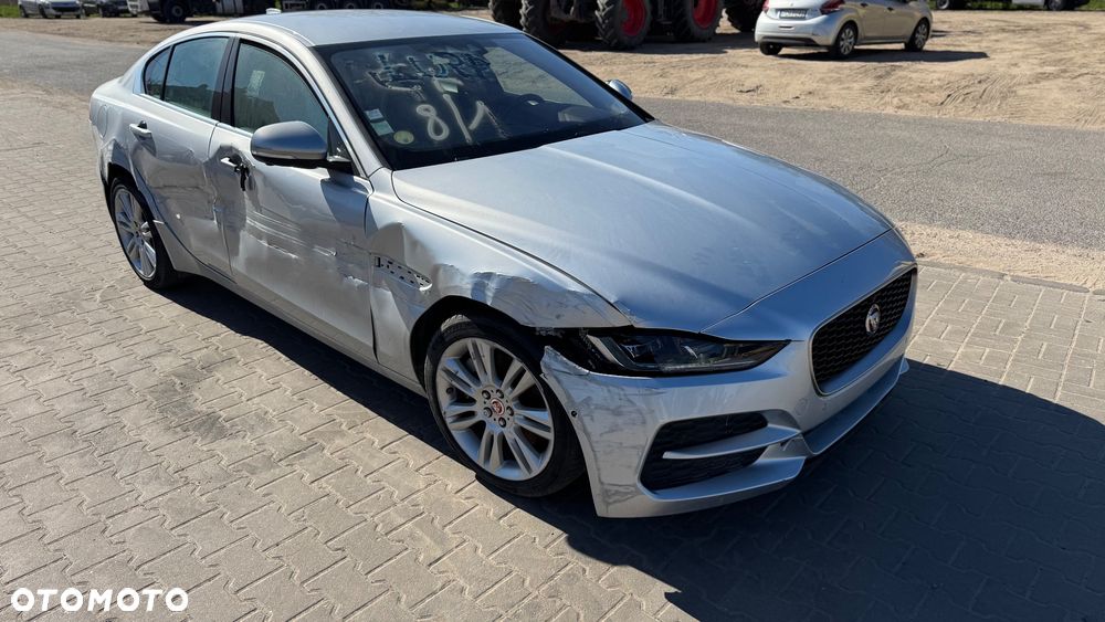 Jaguar XE 2.0 D Prestige - 14