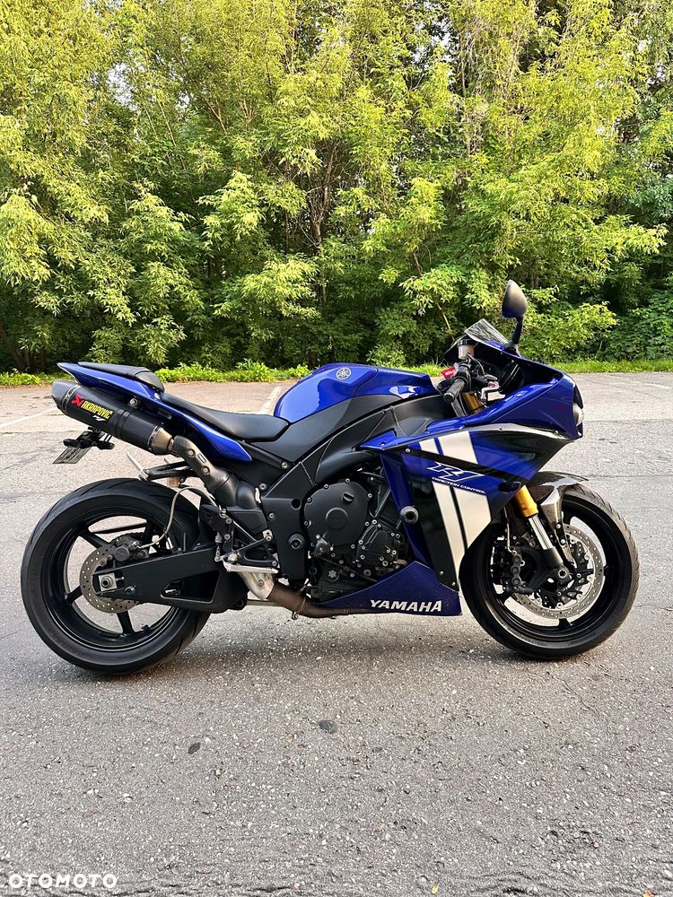 Yamaha R1 - 1
