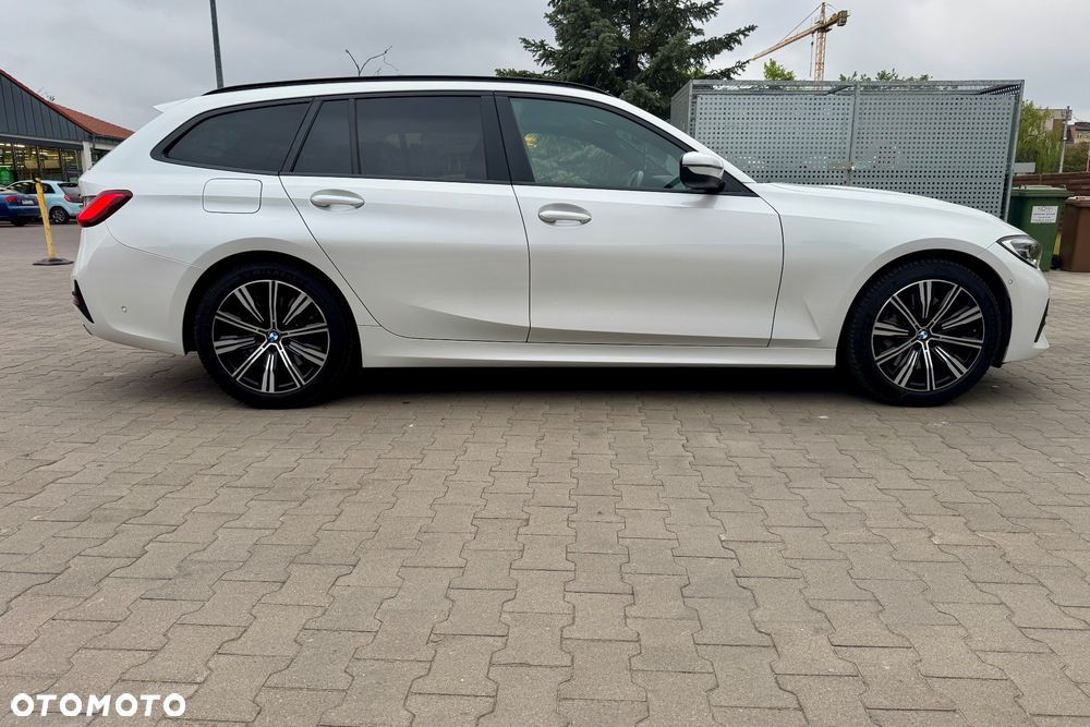 BMW Seria 3 330i Sport Line - 4