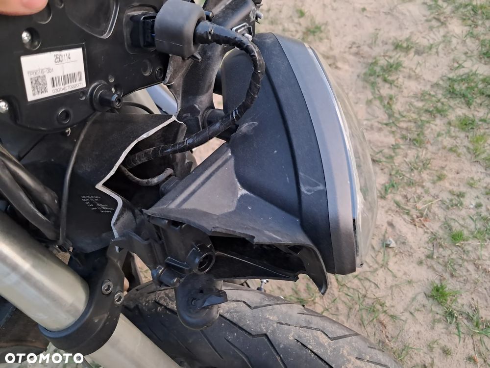 Triumph Street Triple - 13