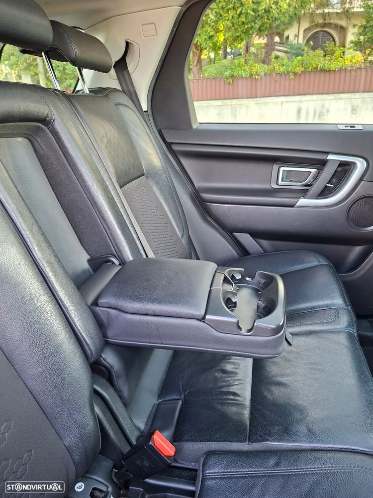 Land Rover Discovery Sport 2.0 TD4 HSE Luxury 7L Auto - 30