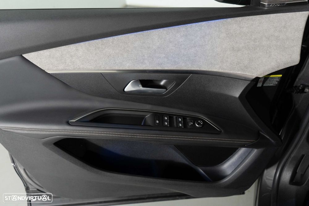 Peugeot 3008 1.6 Hybrid GT Pack e-EAT8 - 25