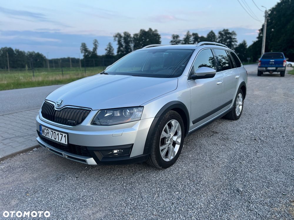 Skoda Octavia Scout 2.0 TDI 4x4 DSG - 2