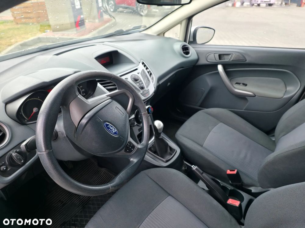 Ford Fiesta - 7