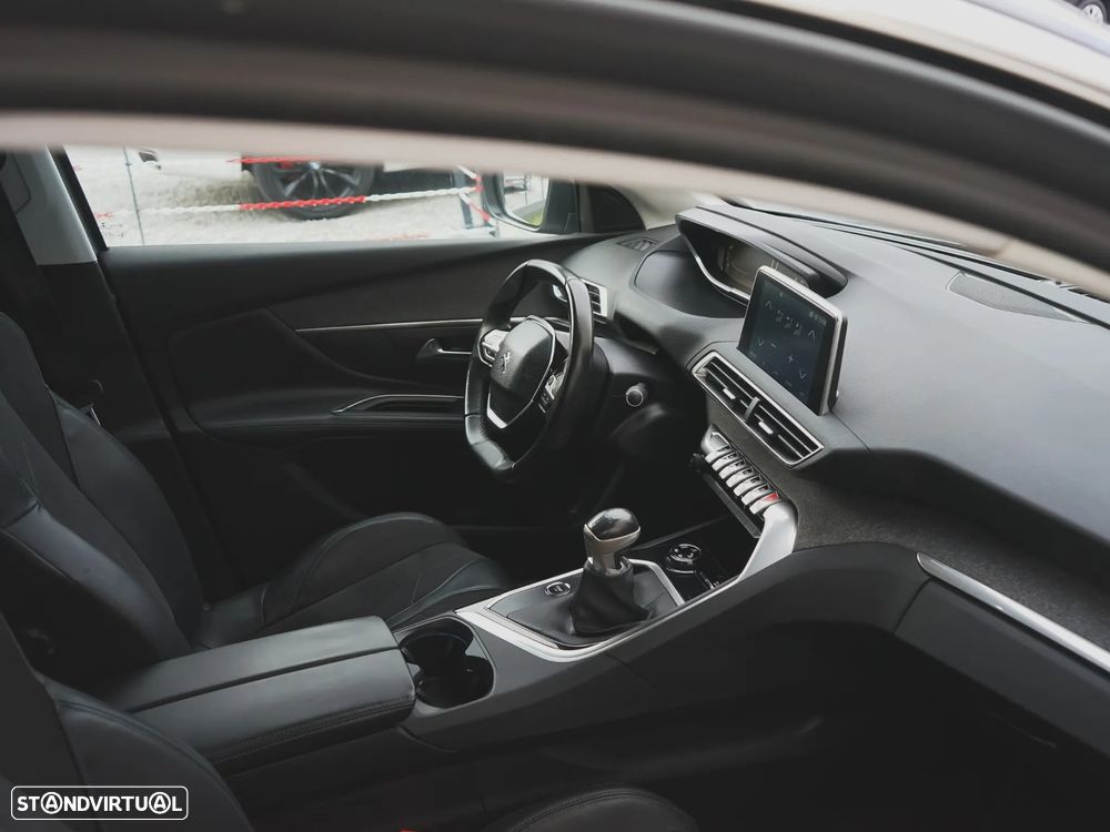 Peugeot 5008 BlueHDI 130 Crossway - 11