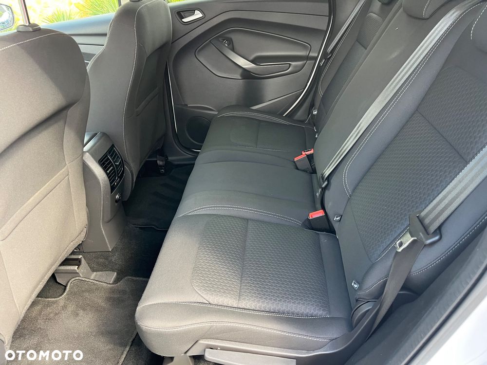 Ford Kuga 2.0 TDCi 2x4 Titanium - 11