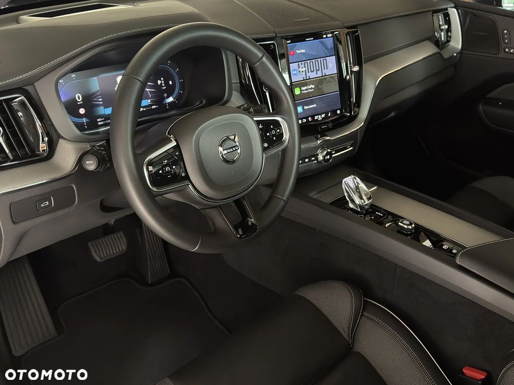 Volvo XC 60 B4 D AWD Plus Dark - 17