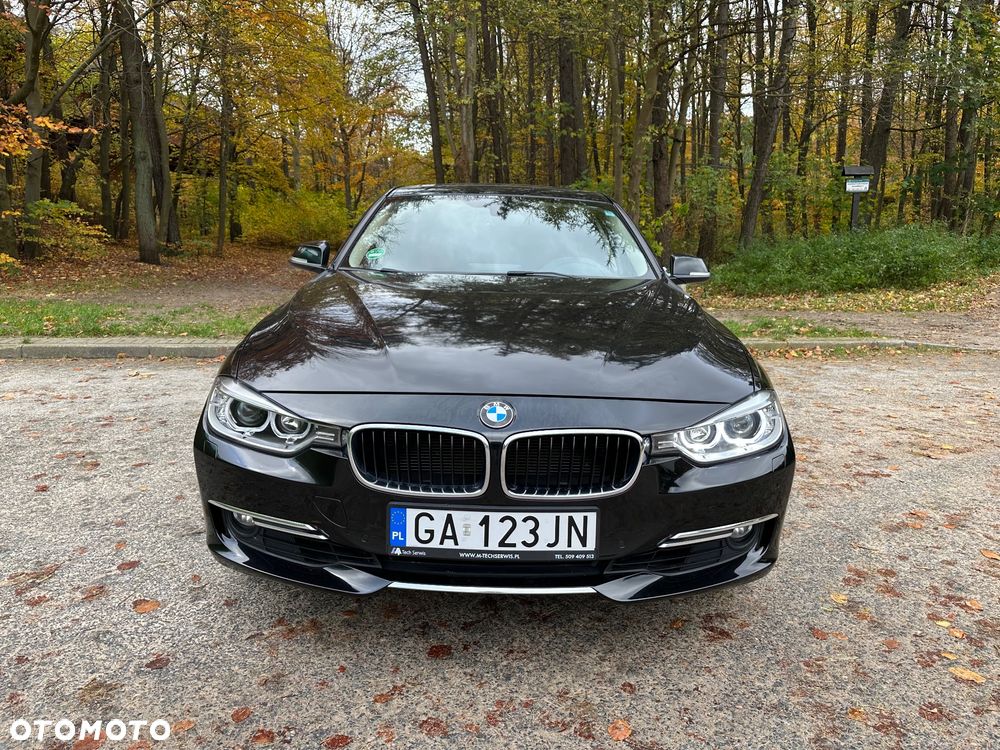 BMW Seria 3 328i xDrive Luxury Line - 2