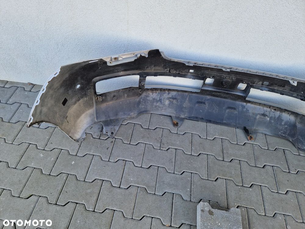 Zderzak Toyota Land Cruiser 200 L200 2007 - - 11
