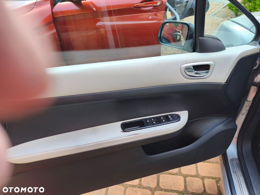 Peugeot 307 CC 1.6 Intense - 4