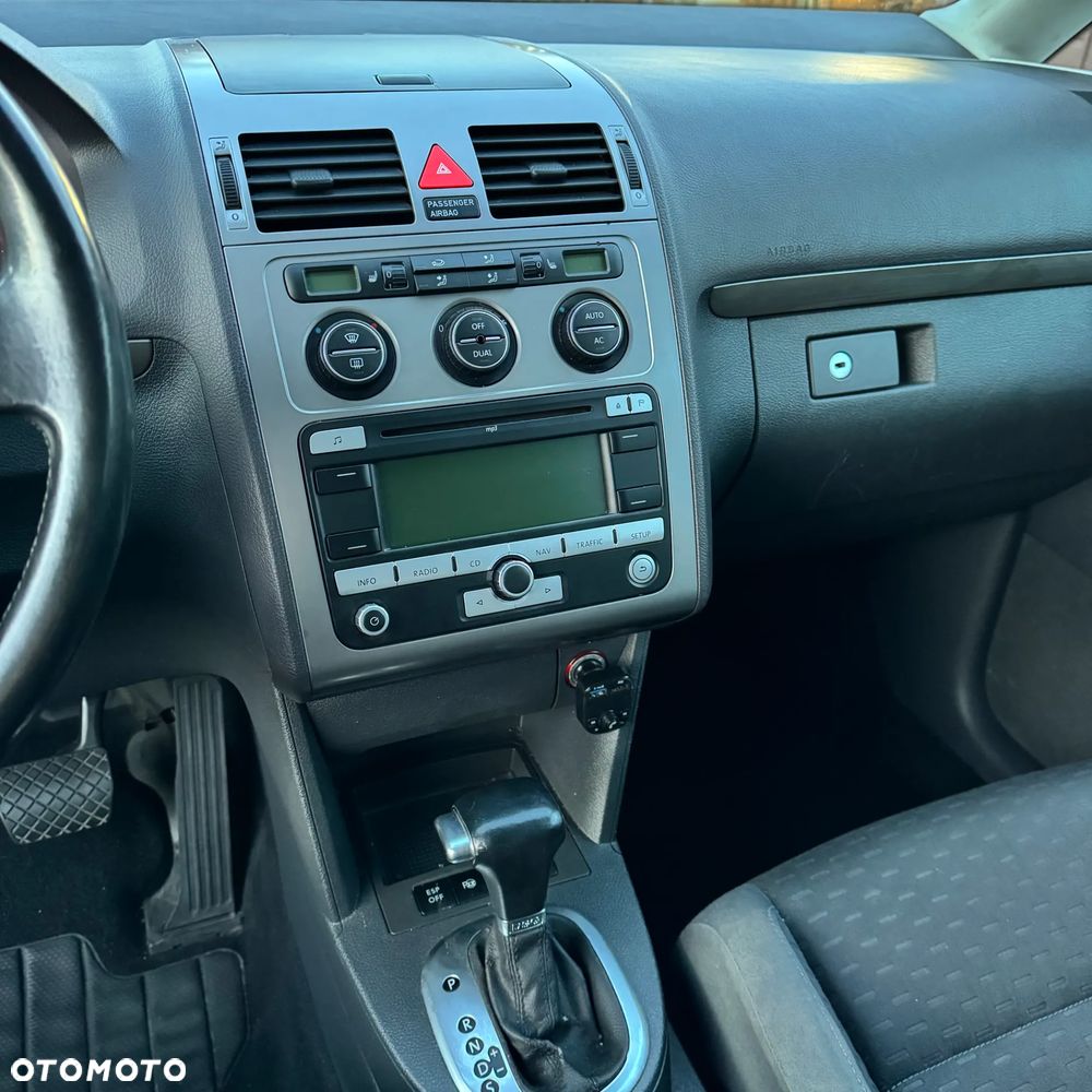 Volkswagen Touran 1.4 TSI Trendline DSG - 17