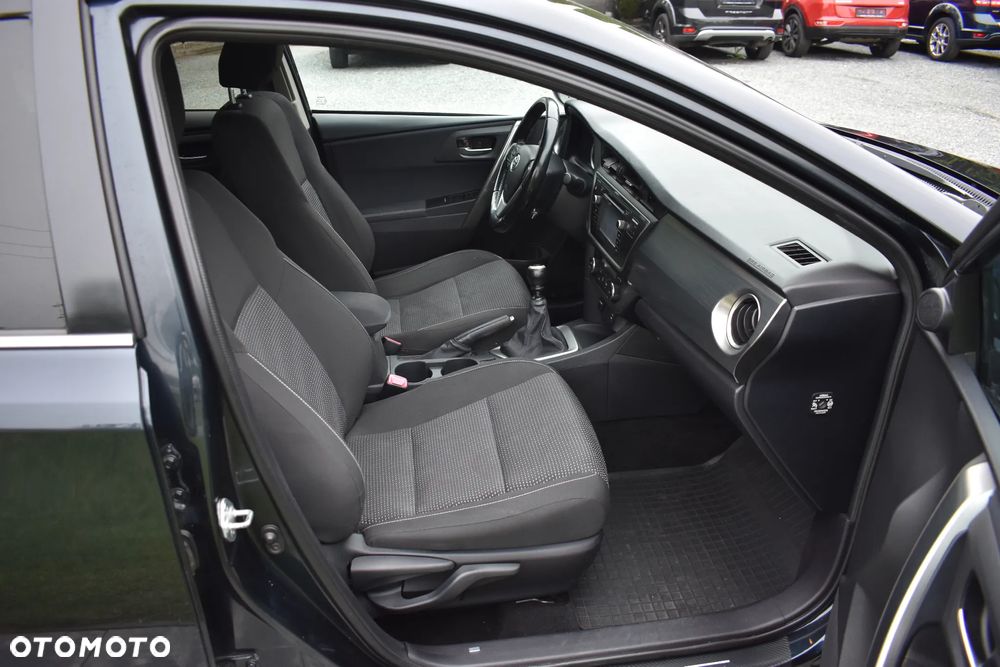 Toyota Auris 2.0 D-4D START Edition - 32