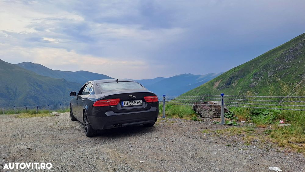 Jaguar XE - 10